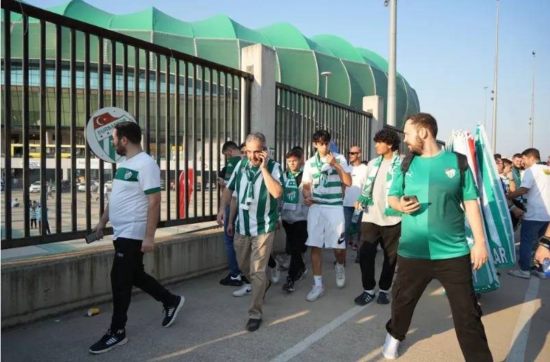 Bursaspor taraftarı çıldırdı. Muş Spor maçında tarih yazıldı 6